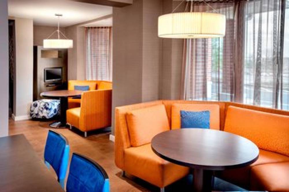 Courtyard By Marriott Parsippany 4