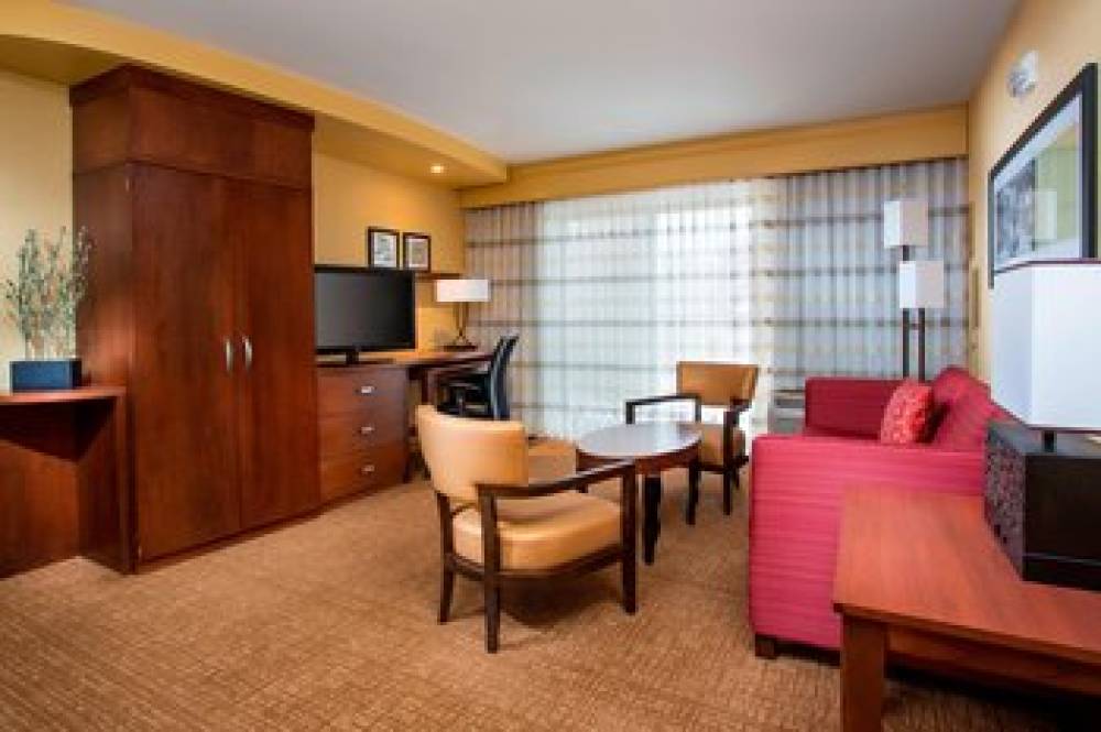 Courtyard By Marriott Peoria 9