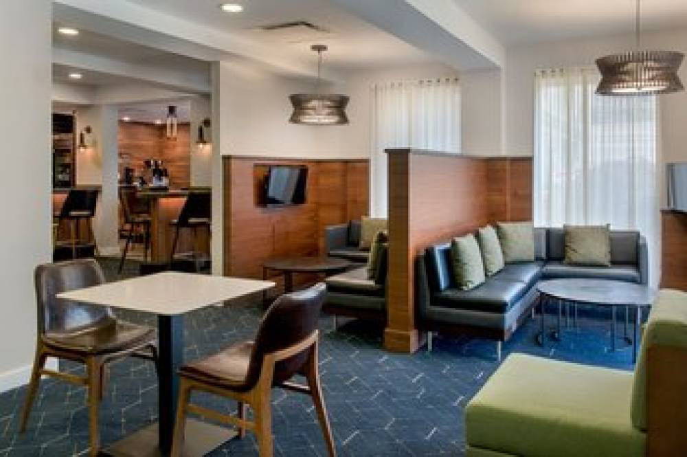 Courtyard By Marriott Philadelphia Plymouth Meeting 1