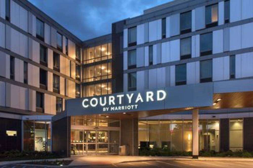 Courtyard By Marriott Philadelphia South At The Navy Yard 5