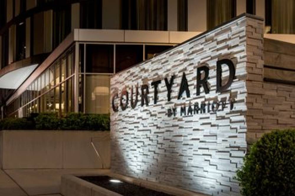 Courtyard By Marriott Philadelphia South At The Navy Yard 6