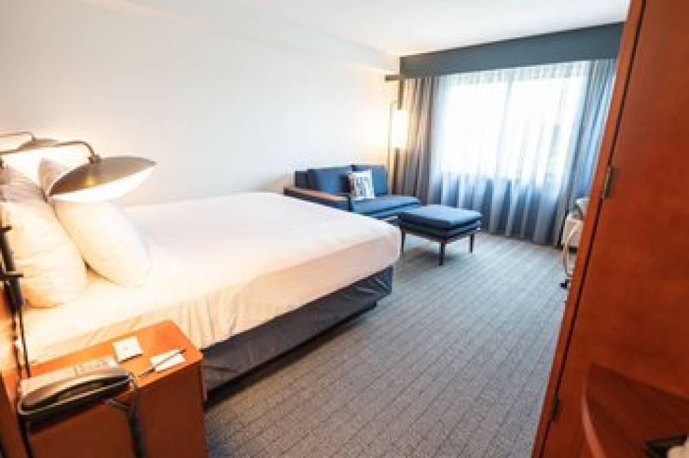 Courtyard By Marriott Philadelphia Springfield 9