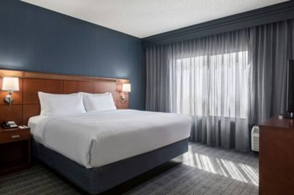 Courtyard By Marriott Phoenix Airport 6