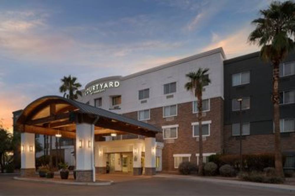 Courtyard By Marriott Phoenix West Avondale