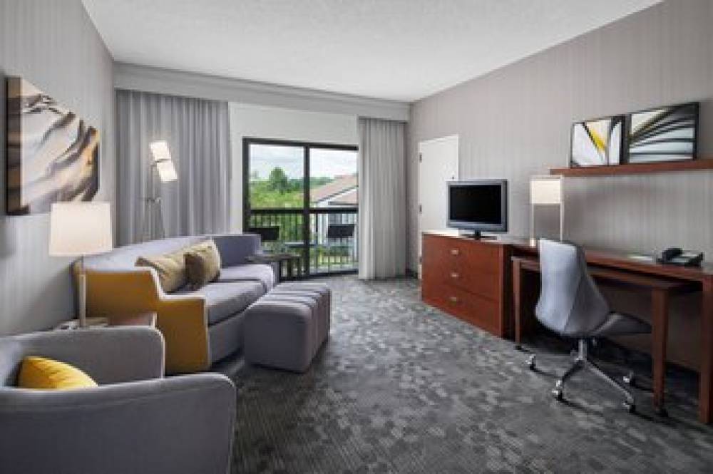 Courtyard By Marriott Pittsburgh Airport 10