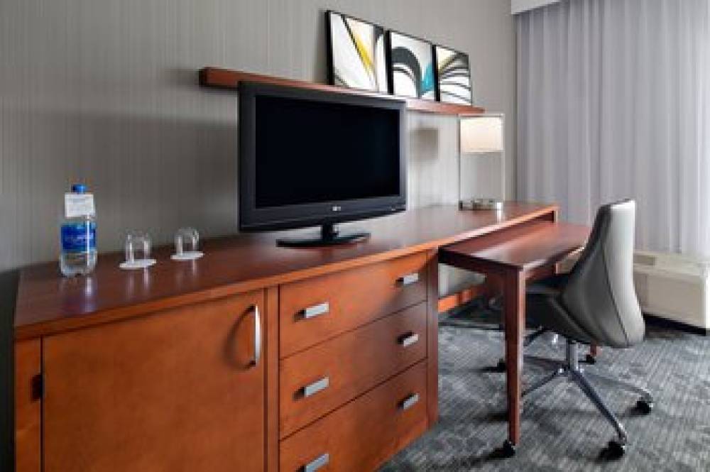 Courtyard By Marriott Pittsburgh Airport 7