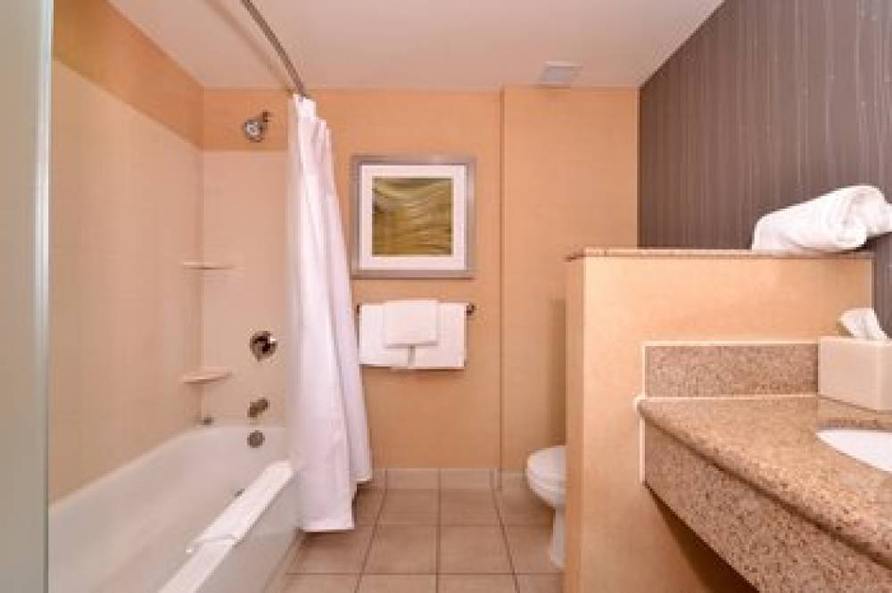 Courtyard By Marriott Pittsburgh Monroeville 9