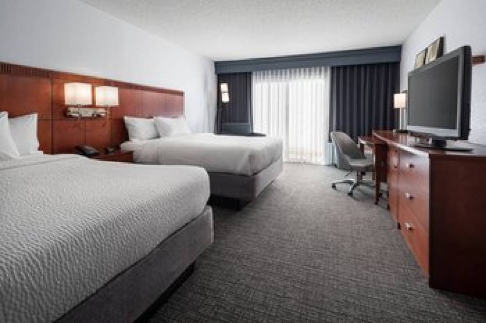 Courtyard By Marriott Pleasanton 6