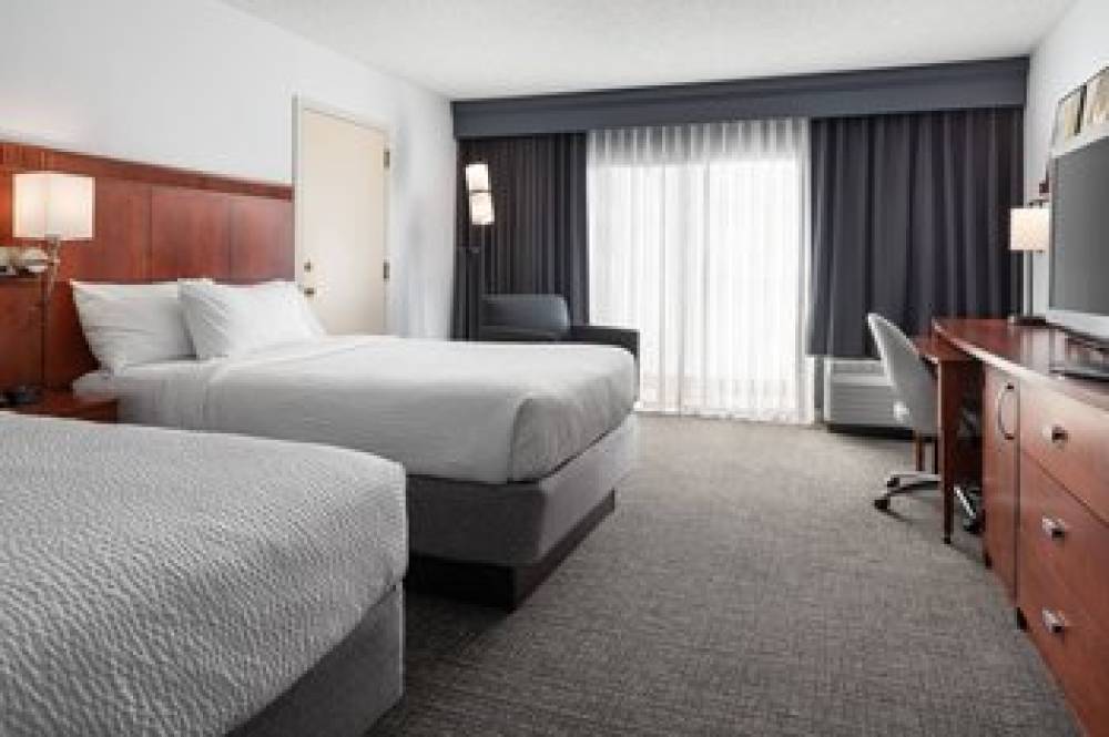 Courtyard By Marriott Pleasanton 7