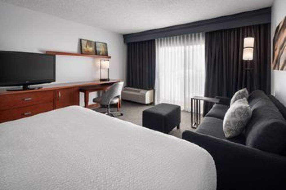 Courtyard By Marriott Pleasanton 9