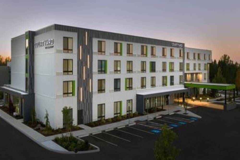 Courtyard By Marriott Portland East 2