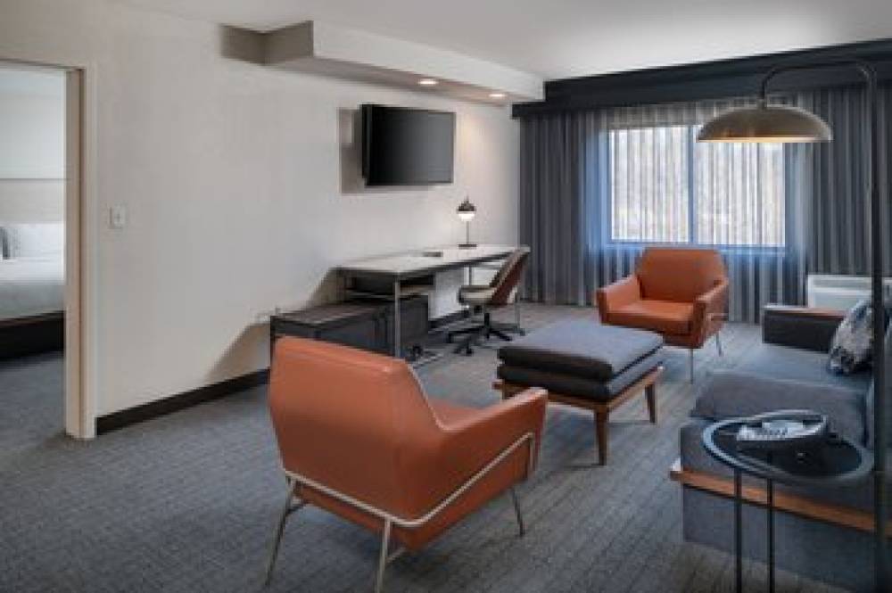 Courtyard By Marriott Providence Lincoln 9