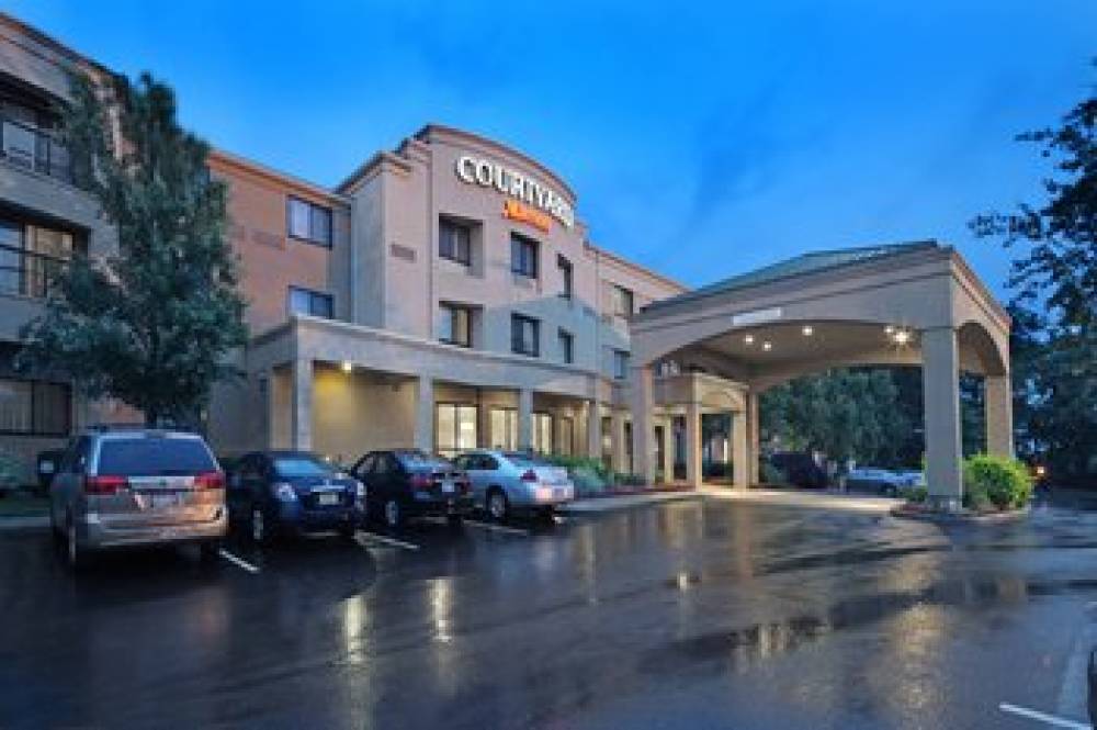 Courtyard By Marriott Providence Warwick 2