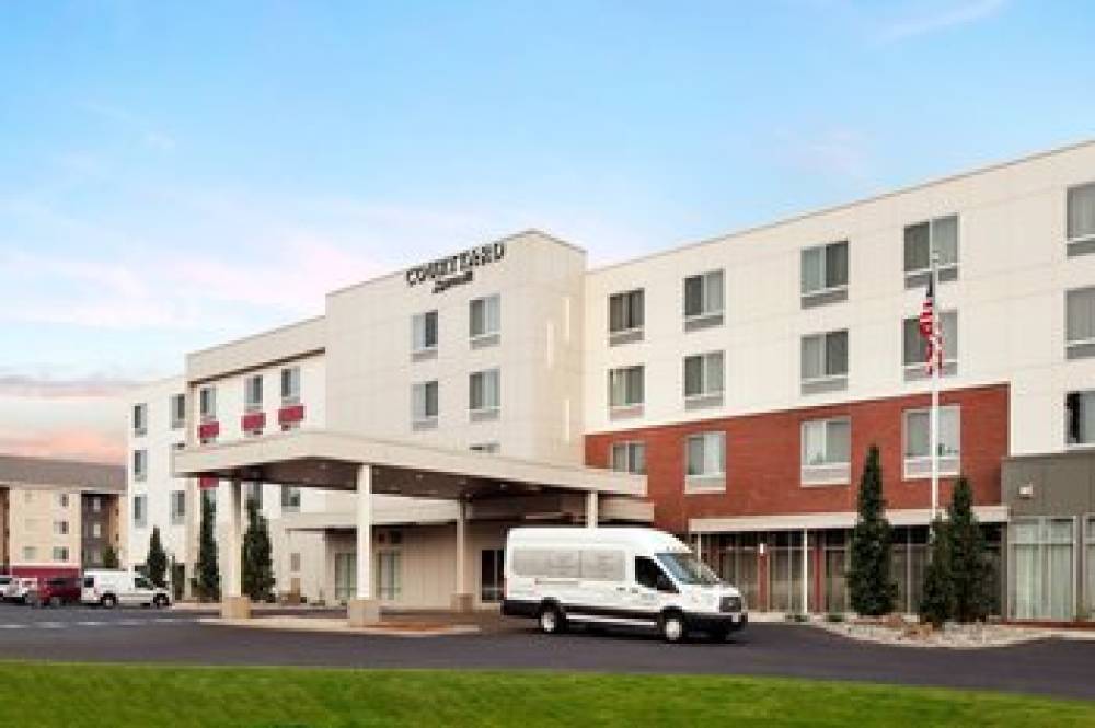 Courtyard By Marriott Pullman 4