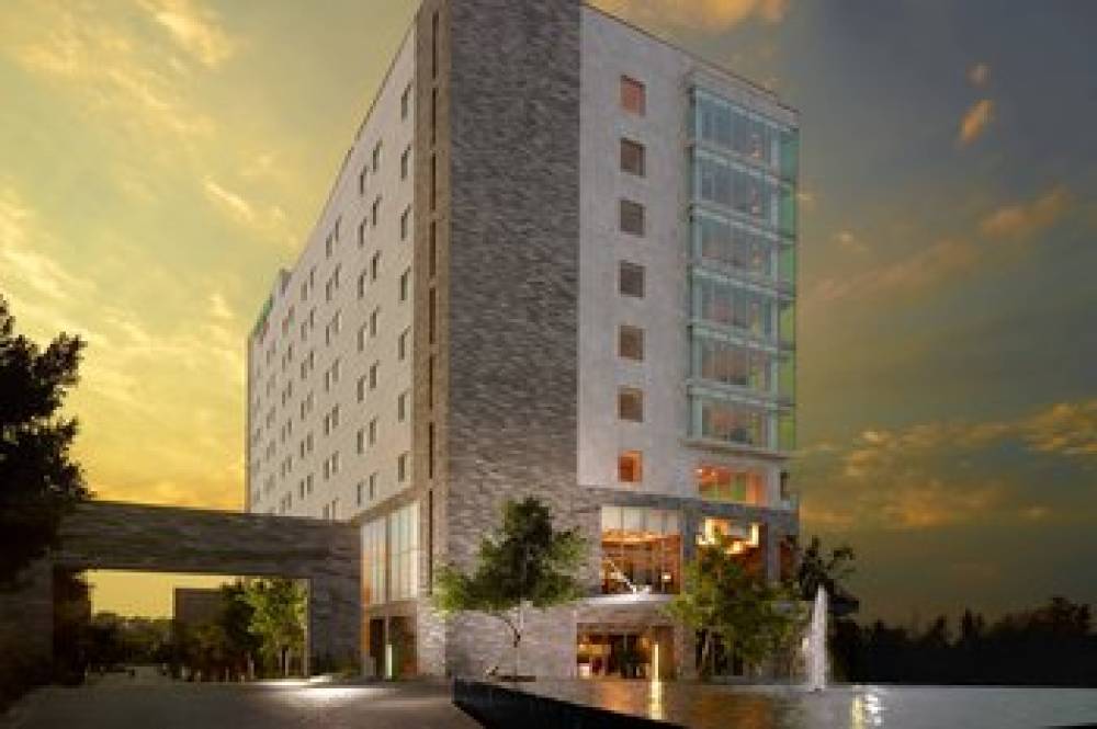 Courtyard By Marriott Queretaro 1