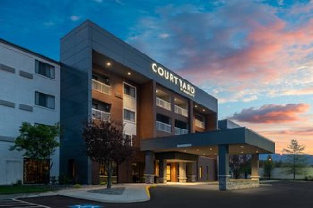 Courtyard By Marriott Reno 2