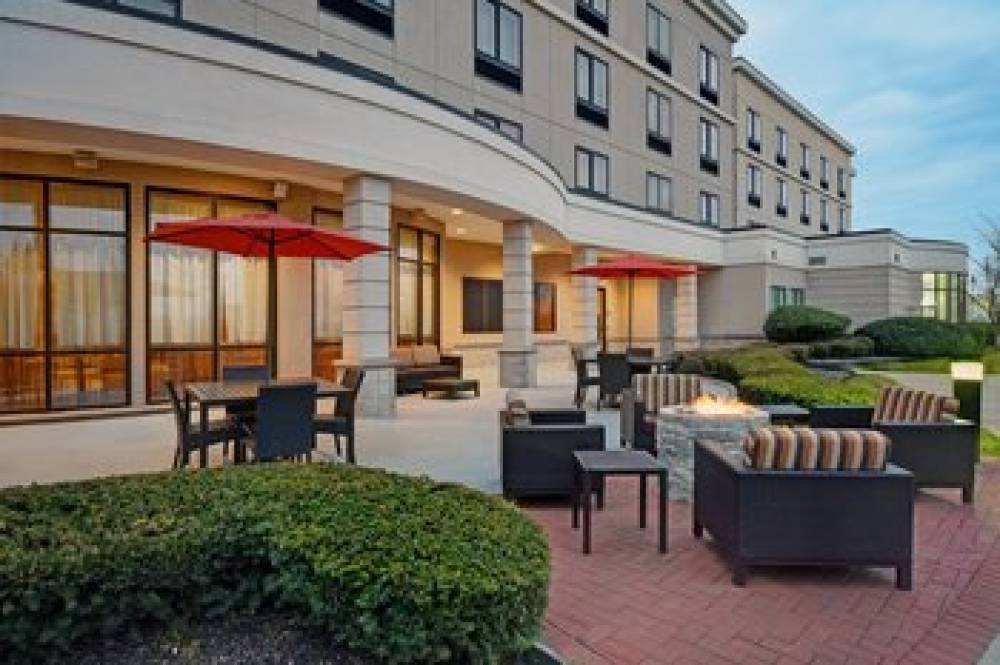 Courtyard By Marriott Republic Airport Long Island Farmingdale