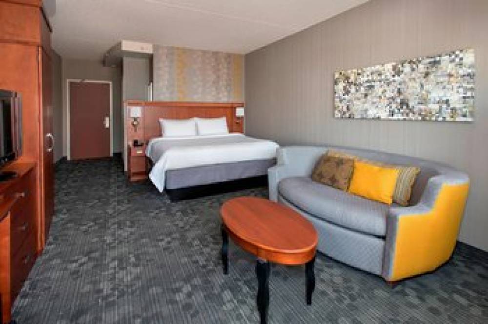 Courtyard By Marriott Republic Airport Long Island Farmingdale 8