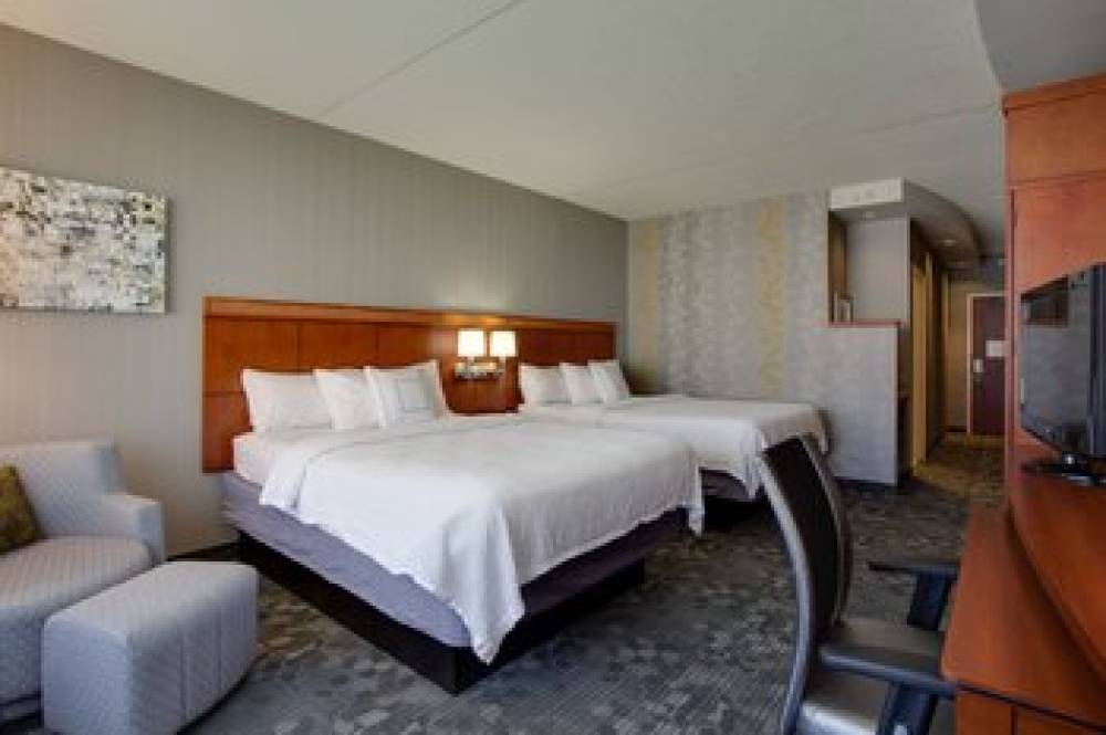 Courtyard By Marriott Republic Airport Long Island Farmingdale 9