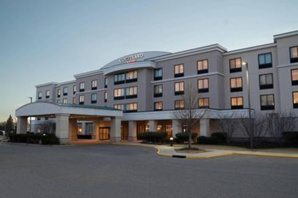 Courtyard By Marriott Republic Airport Long Island Farmingdale 2