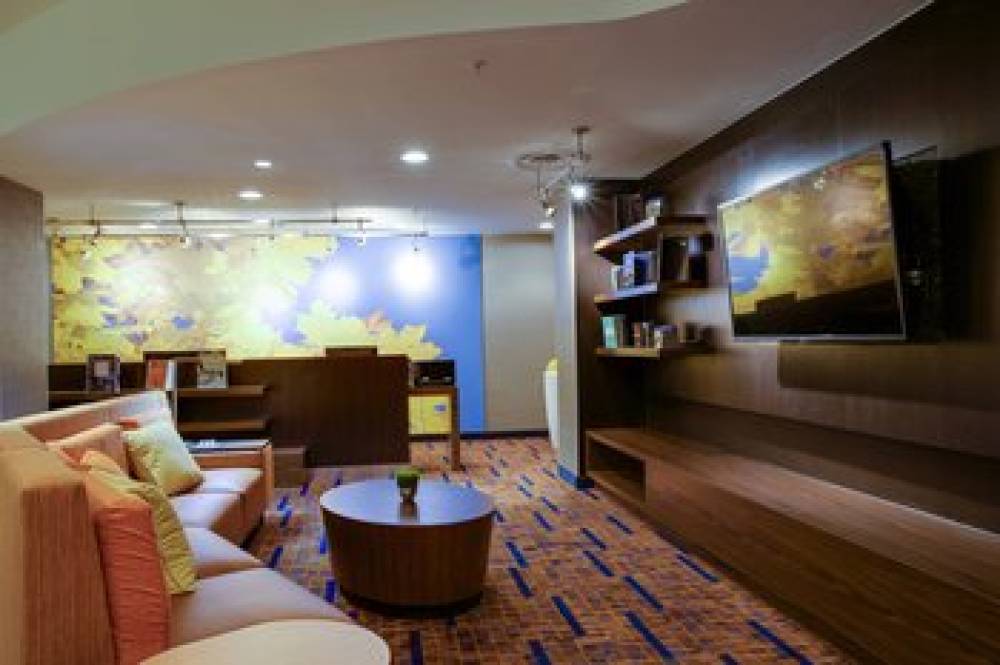 Courtyard By Marriott Republic Airport Long Island Farmingdale 4