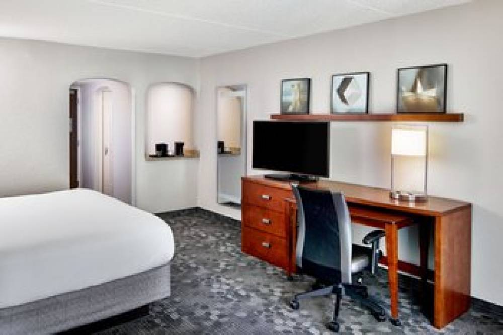 Courtyard By Marriott Rochester East-Penfield 10