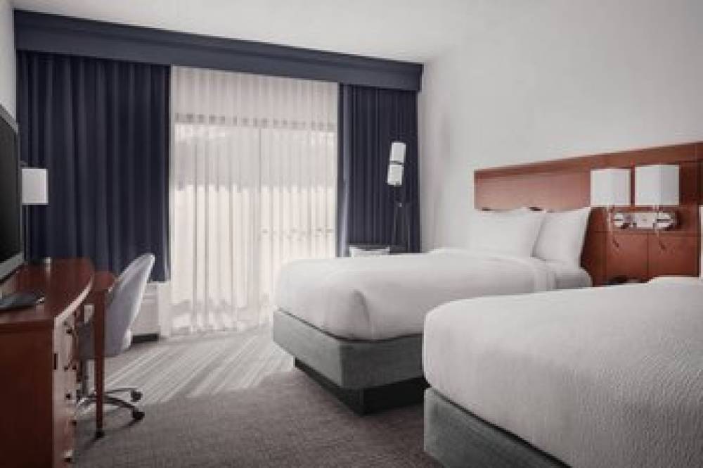 Courtyard By Marriott Rockville 7