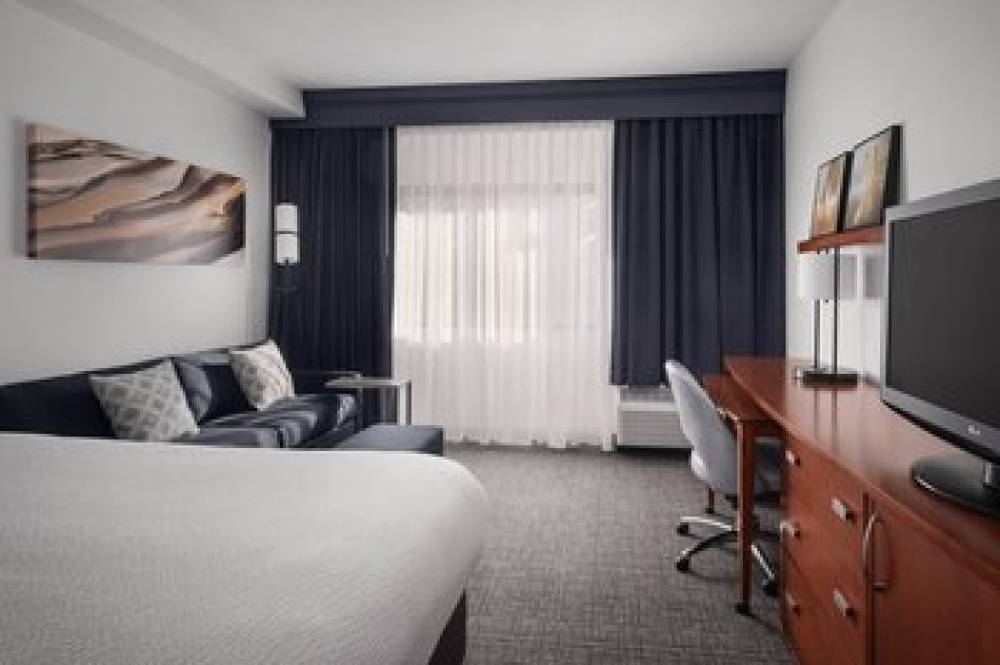 Courtyard By Marriott Rockville 8