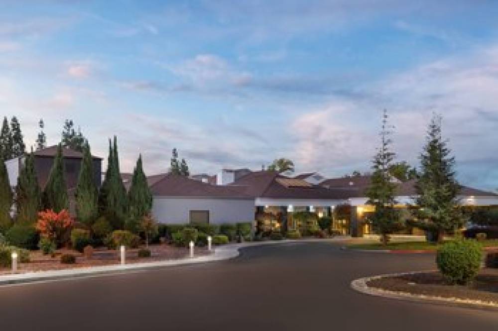 Courtyard By Marriott Sacramento Rancho Cordova 2