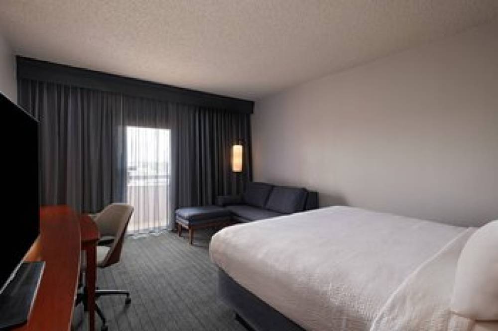 Courtyard By Marriott San Antonio Airport 6