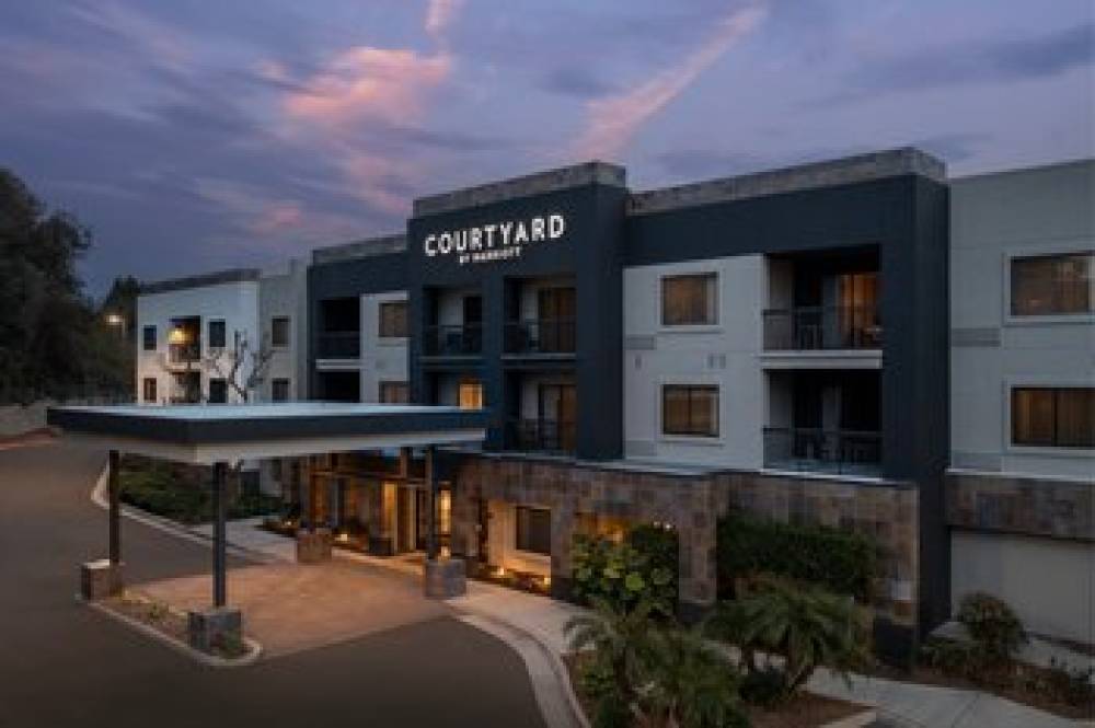 Courtyard By Marriott San Diego Carlsbad 2