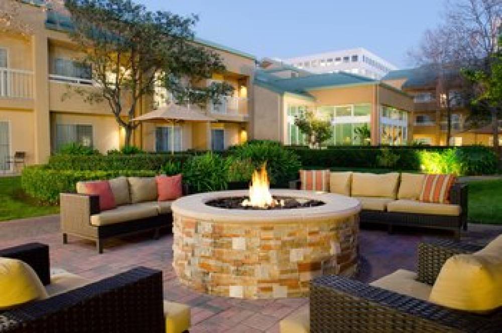 Courtyard By Marriott San Mateo Foster City 1