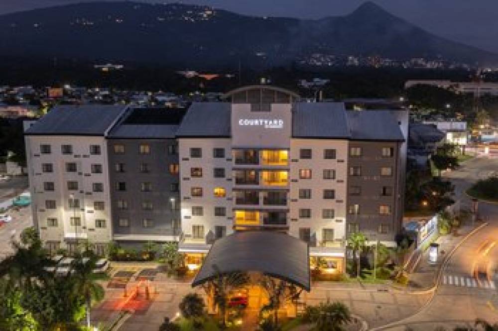 Courtyard By Marriott San Salvador 3