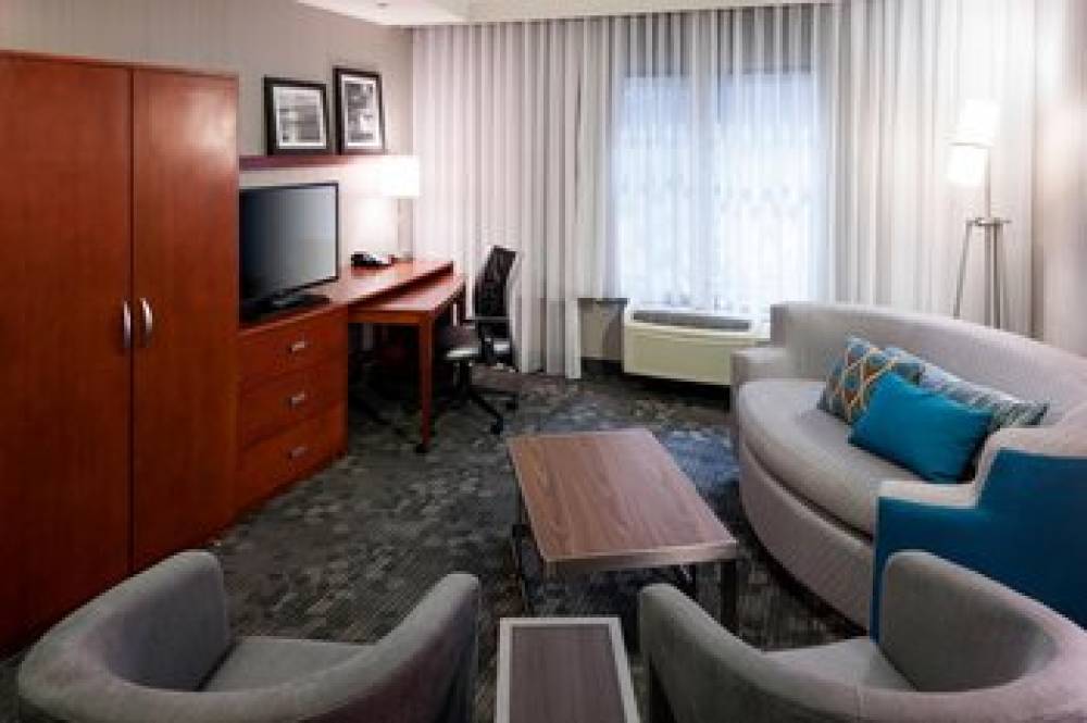 Courtyard By Marriott Santa Clarita Valencia 9