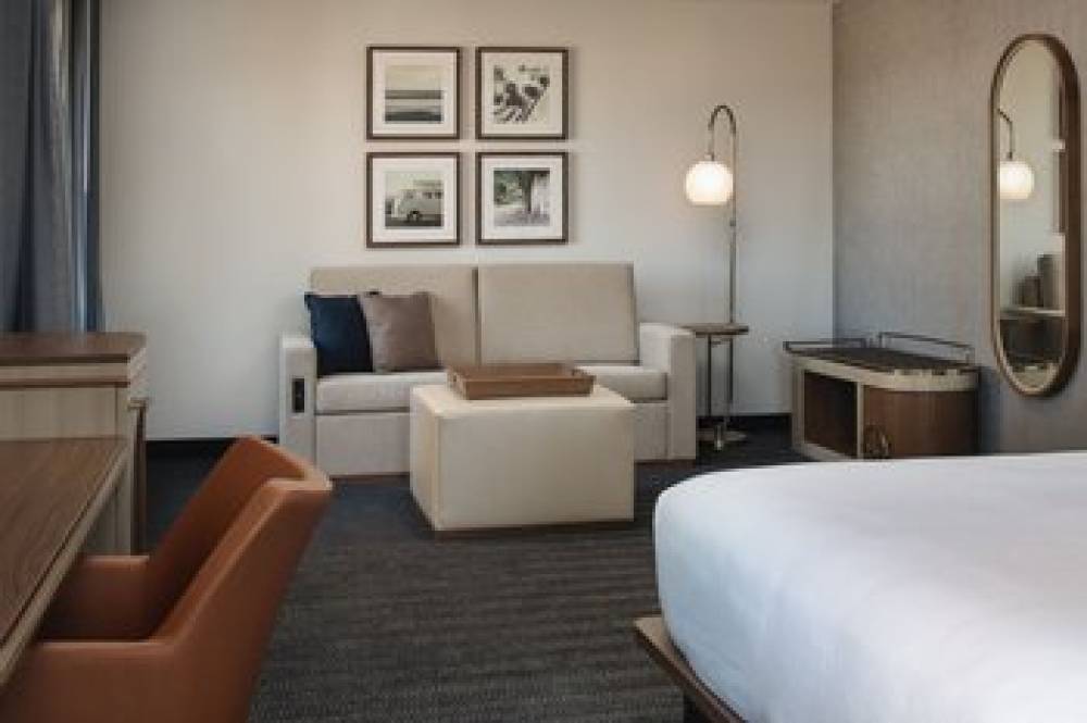 Courtyard By Marriott Santa Cruz 7