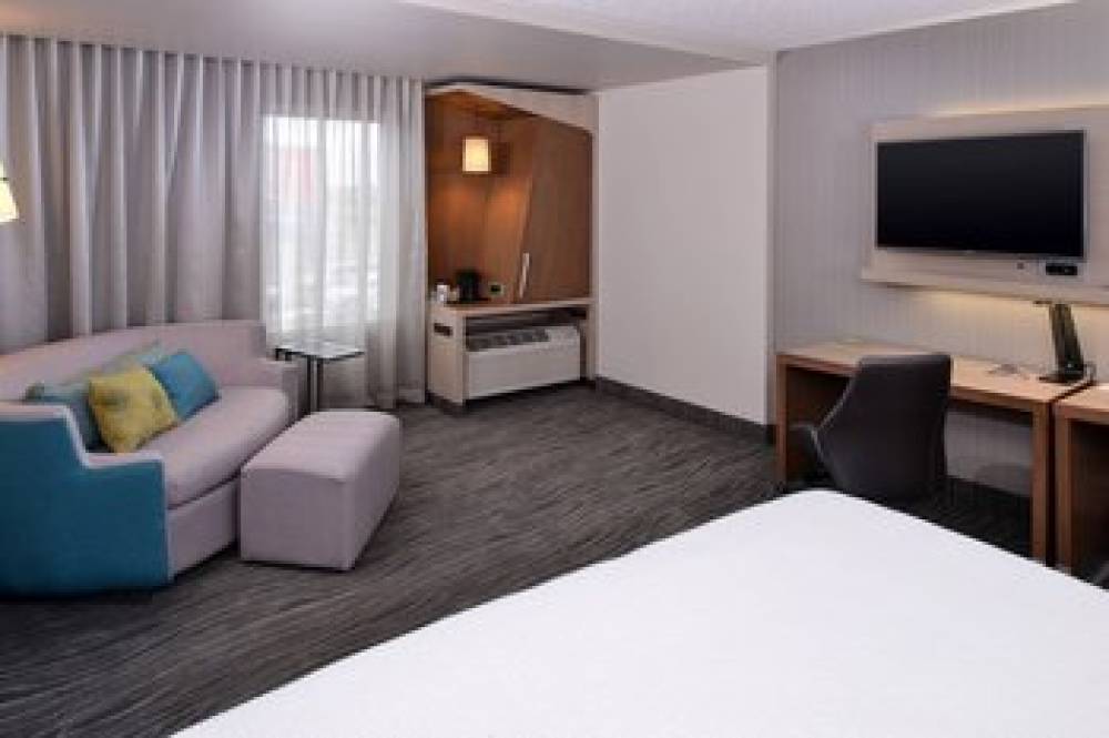 Courtyard By Marriott Saskatoon Airport 9