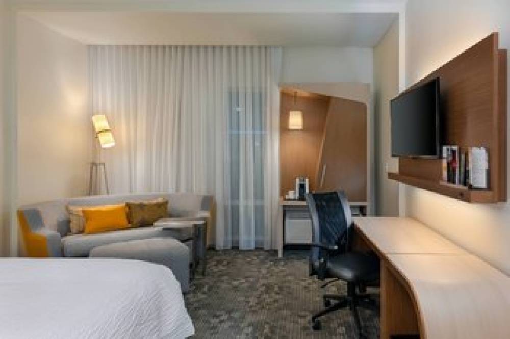 Courtyard By Marriott Savannah Airport 7