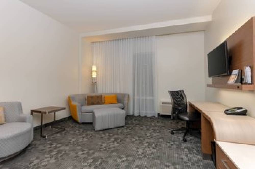 Courtyard By Marriott Savannah Airport 10