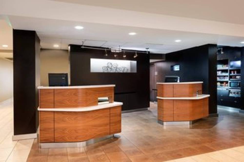 Courtyard By Marriott Savannah Midtown 3