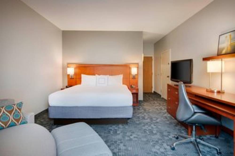 Courtyard By Marriott Savannah Midtown 7