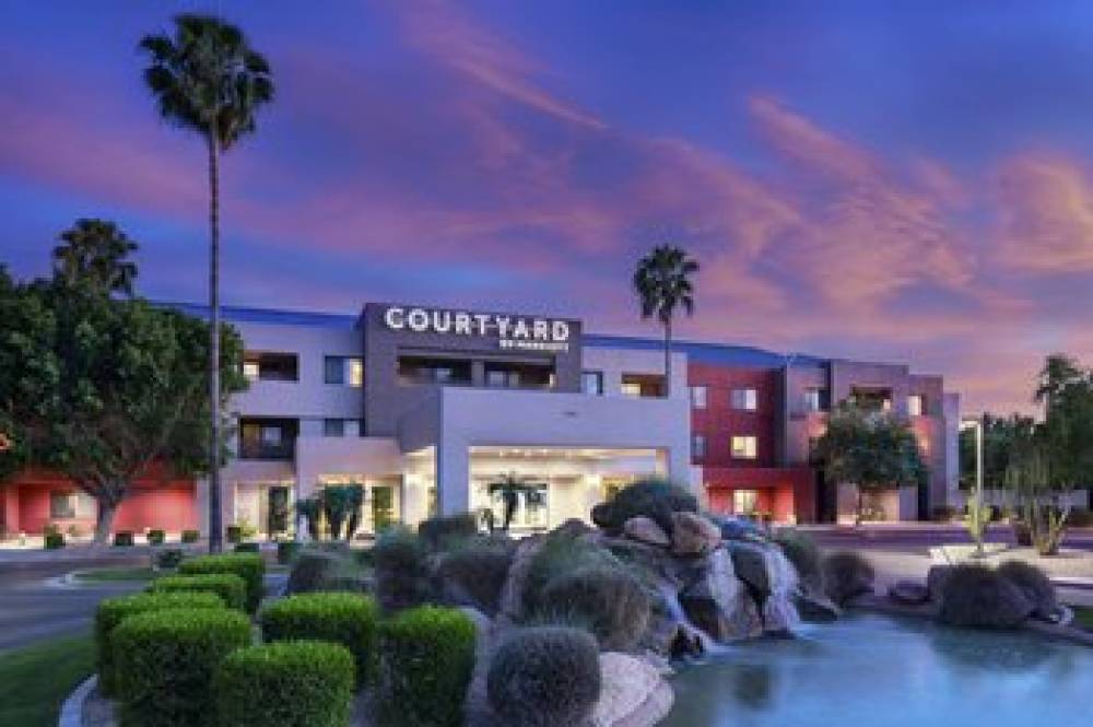 Courtyard By Marriott Scottsdale North 2