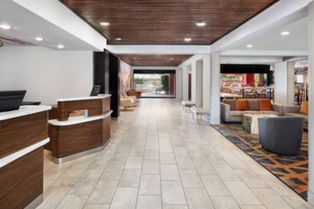 Courtyard By Marriott Scottsdale North 3