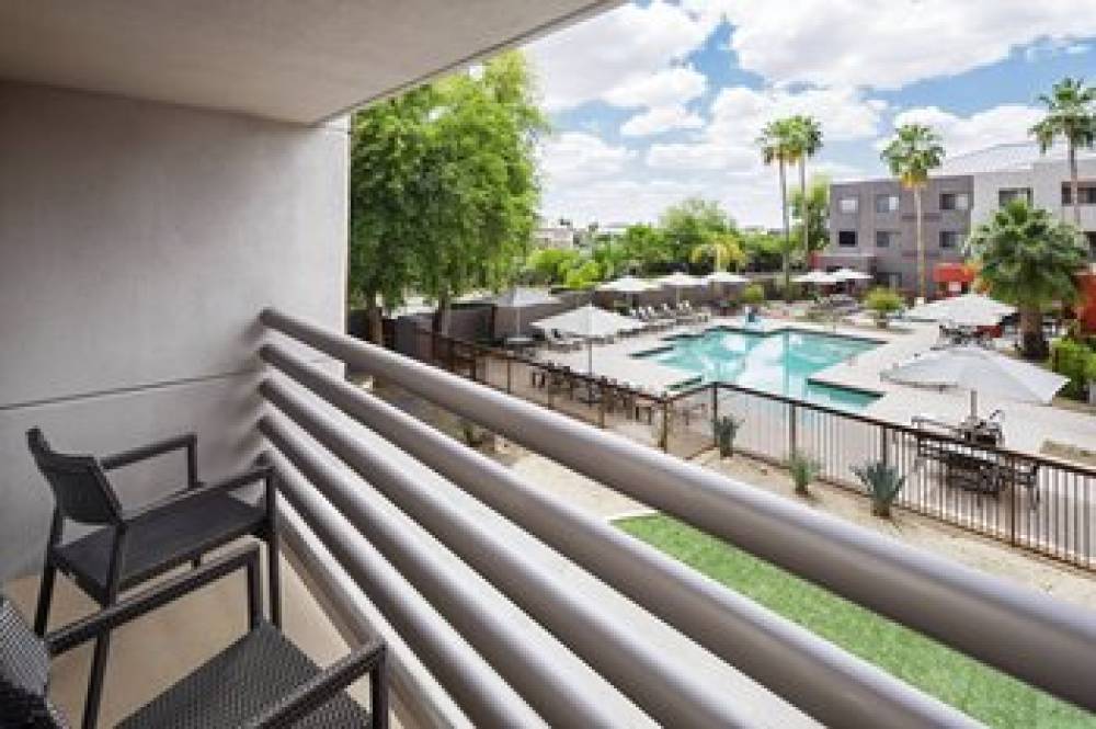 Courtyard By Marriott Scottsdale North 8