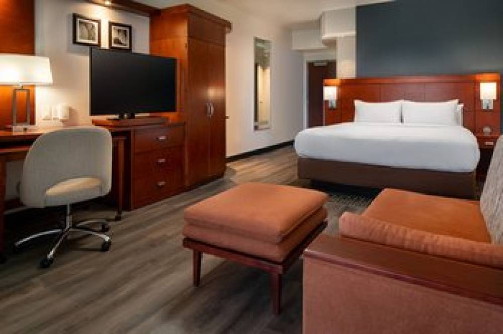 Courtyard By Marriott Scottsdale Salt River 10