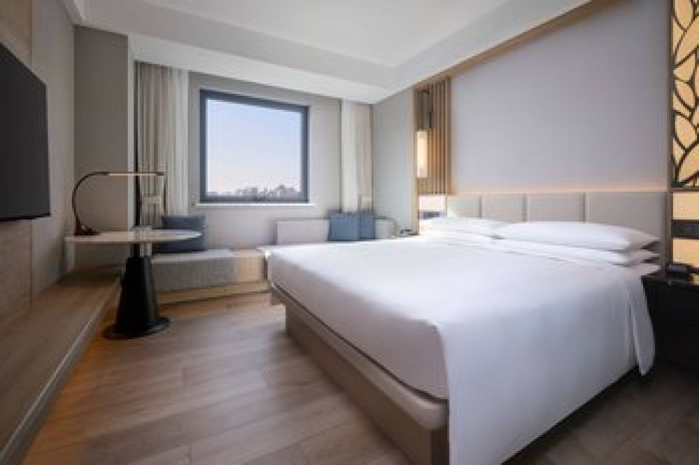 Courtyard By Marriott Shanghai Xujiahui 10