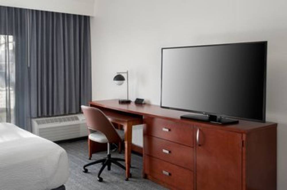 Courtyard By Marriott Silver Spring North-White Oak 9