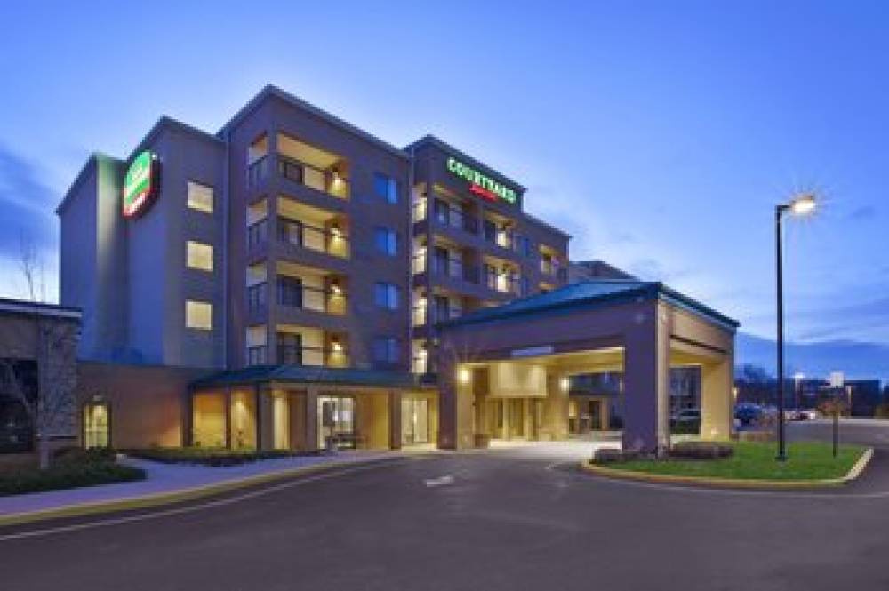 Courtyard By Marriott Somerset 3