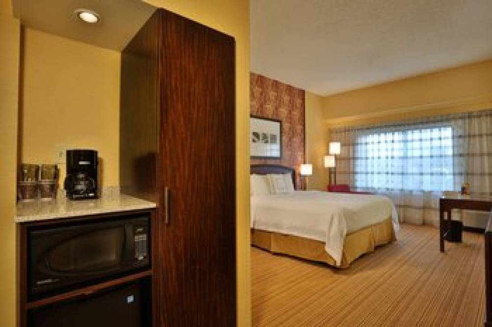 Courtyard By Marriott Springfield Airport