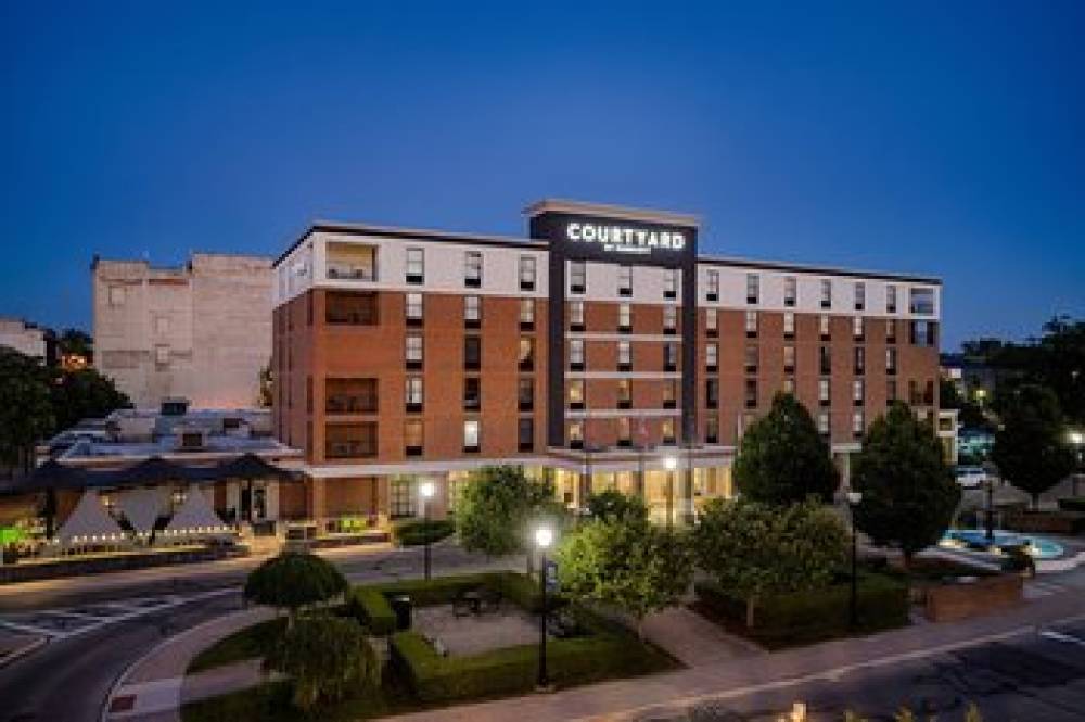 Courtyard By Marriott Springfield Downtown 1