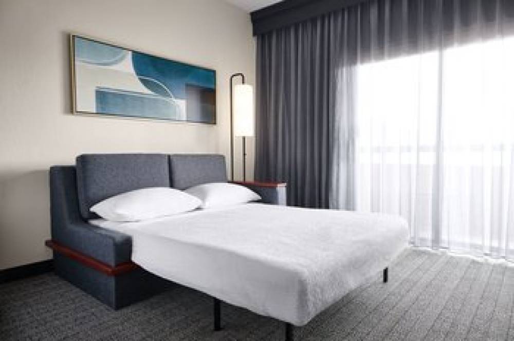 Courtyard By Marriott St Louis Creve Coeur 7